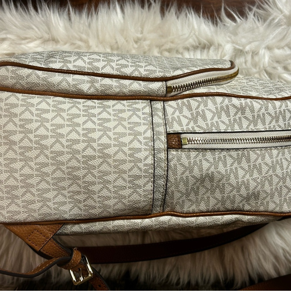 Michael Kors Abbey Fashion Backpack In Vanilla/Acorn - Picture 10 of 14